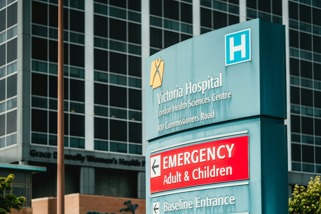 Healthcare facility emergency entrance and building